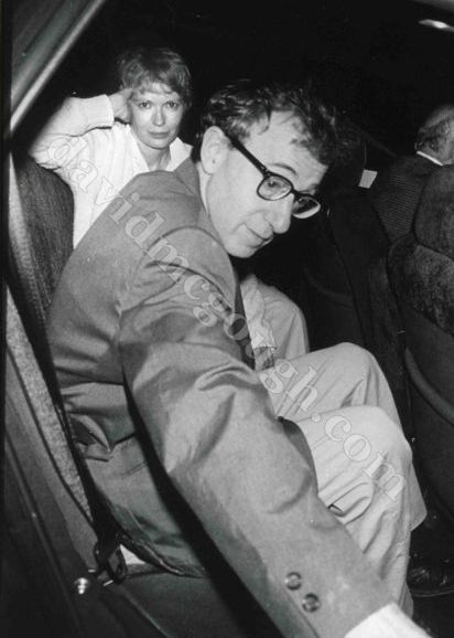 Woody Allen, Mia Farrow 1992 NYC.jpg